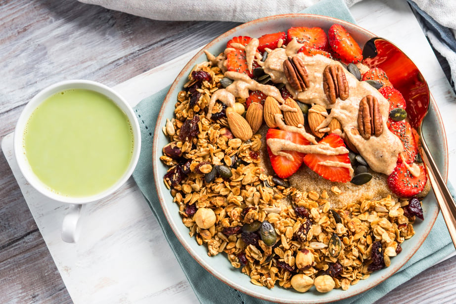 Delicious Amaranth Porridge with Granola and Berries